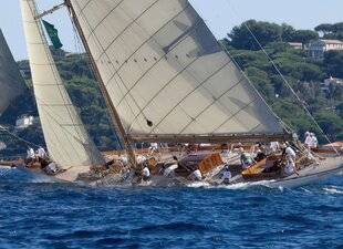 Sport Stratégies 848 VOILES DE SAINT-TROPEZ : ENTRE STRATÉGIE ET PASSION, LE RENDEZ-VOUS INCONTOURNABLE DU YACHTING D'ÉLITE