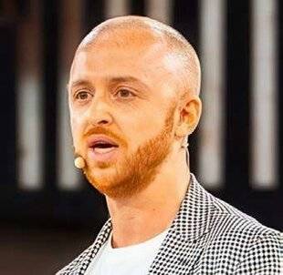 Sport Stratégies 849 FRANÇOIS SINGER : « LÀ OÙ D'AUTRES PAYS ONT TRÈS TÔT INTÉGRÉ DES LOGIQUES DE MARCHÉ, DE DIVERTISSEMENT ET D'INNOVATION (PAR EXEMPLE LES ÉTATS-UNIS), LA FRANCE EST RESTÉE DANS UNE LOGIQUE DE SERVICE PUBLIC »