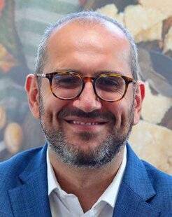 Sport Stratégies 850 « PARMIGIANO REGGIANO COMME LE ROLEX PARIS MASTERS CÉLÈBRENT L'HÉRITAGE, LE SAVOIR-FAIRE ET LA QUÊTE DE PERFECTION », CARMINE FORBUSO, HEAD OF MARKETING CHEZ CONSORZIO PARMIGIANO REGGIANO