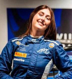 Sport Stratégies 850 LES FEMMES AU VOLANT : RÉVOLUTION ET PERSPECTIVES EN FORMULE 1 ET FORMULA E