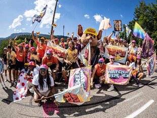 Sport Stratégies 851 ZWIFT - TOUR DE FRANCE FEMMES : UN NAMING DEVENU PILIER STRATÉGIQUE, PROLONGÉ JUSQU'EN 2029