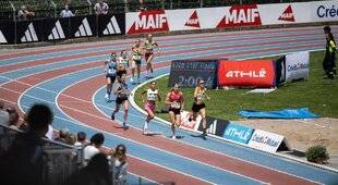 Sport Stratégies 854 EMMANUELLE JAEGER : « LE RUNNING EST AUJOURD'HUI L'UNE DES DISCIPLINES LES PLUS PRATIQUÉES EN FRANCE, ET REPRÉSENTE DÉJÀ 35 % DE NOS LICENCIÉS »