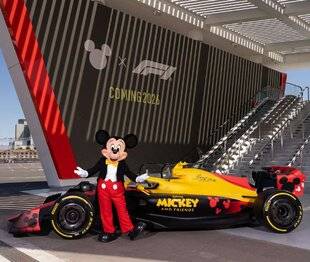 Sport Stratégies 856 QUAND DISNEY RENCONTRE LA F1 : ET SI LA MAGIE DE NOËL RÉINVENTAIT LE SPORT ?
