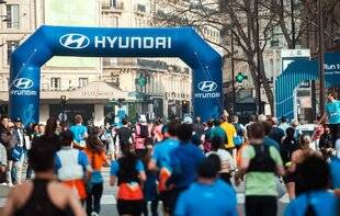 Sport Stratégies 862 HYUNDAI INTÈGRE LE SCHNEIDER ELECTRIC MARATHON DE PARIS DANS SON HABITACLE SPONSORING