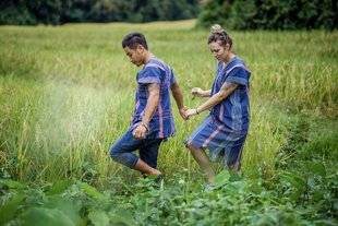Entre Nous 6 « J'ai tout quitté après un coup de foudre pour un Thaïlandais »
