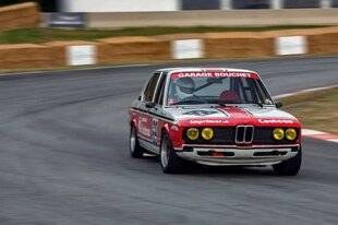 Auto Plus Youngtimers 17 LE RENDEZ-VOUS DE L'ANNÉE !