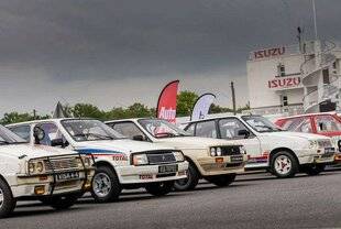 Auto Plus Youngtimers 18 DES CHEVRONS SAUVAGES
