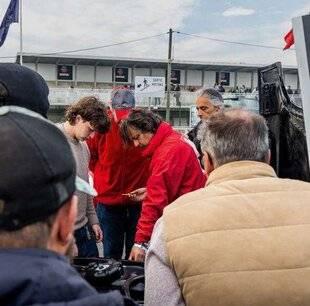 Auto Plus Youngtimers 18 LA RÉDACTION MOBILISÉE
