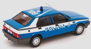 Auto Plus Youngtimers 18 L'Alfa Romeo 75 Polizia de Triple 9
