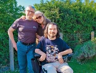 Closer 1040 ALEX “ Exposée enceinte aux pesticides, ma mère se bat depuis plus de 30 ans pour que je sois reconnu victime ! ”