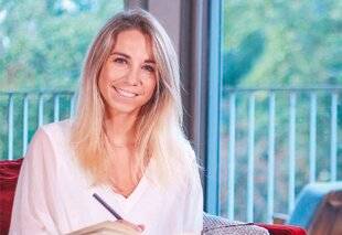 Closer 1041 LÉA : “Je suis écrivaine publique spécialisée dans le courrier sentimental”