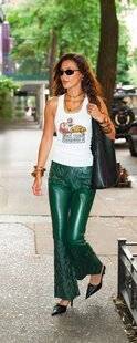 Closer 1043 Le look rock star de Bella Hadid