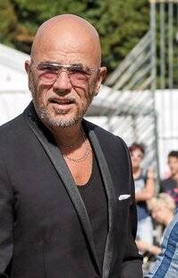 Closer 1045 Il se paye Laeticia Hallyday…
