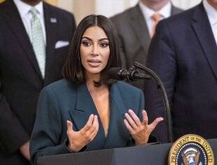 Closer 1049 Elle voudrait devenir présidente des Etats-Unis