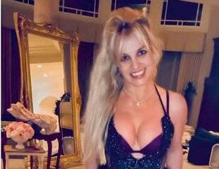 Closer 1049 Elle aurait adopté une petite fille