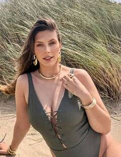 Closer 1049 Camille Cerf : “Je crois que j'ai un problème avec la colère, je ne m'énerve jamais !”