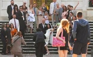 Closer 1050 La popstar rebelle s'est mariée sans chichis…