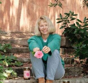 Closer 1054 Elle se lancerait dans le business de cornichons