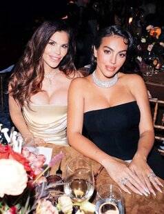 Closer 1058 Million dollar ladies