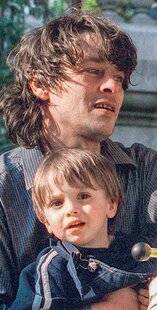 Closer 1060 On ne saura pas s'il était le fils d'Alain Delon