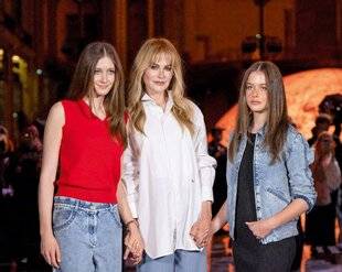 Closer 1061 Girl power