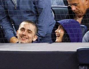 Closer 1062 Photo buzz… cut