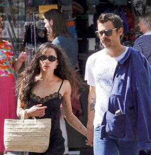 Closer 1062 Il emménagerait avec Zoë Kravitz