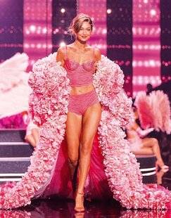 Closer 1063 Sœurs sourire