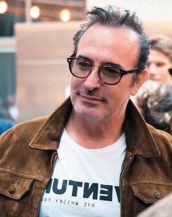 Closer 1065 Pluie de stars sur le tournage de Dix pour cent