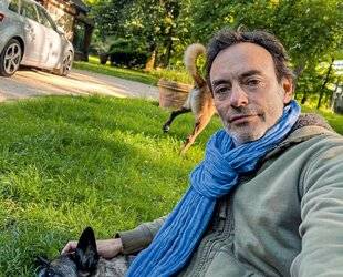 Closer 1066 Il vit reclus à Douchy