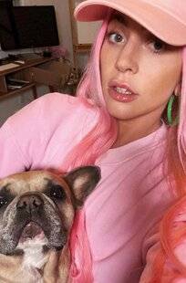 Closer 1066 Lady Gaga Traumatisé par le “ dognapping ” de ses deux bouledogues français