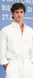 Closer 1067 Jacob Elordi