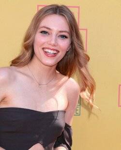 Closer 1067 La pétroleuse qui fait des étincelles !