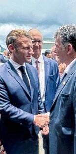 Closer 1068 Emmanuel Macron et Stéphane Plaza En appart… é !