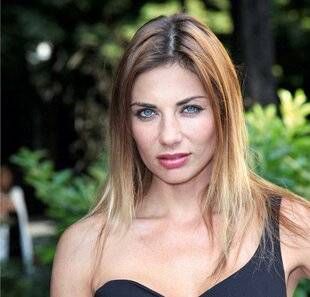 Closer 1068 Ariane Brodier AGRESSÉE DEUX FOIS en quatre jours