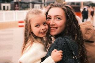 Closer 1068 ZOÉ “J'ai découvert que j'étais enceinte le jour de mon accouchement”