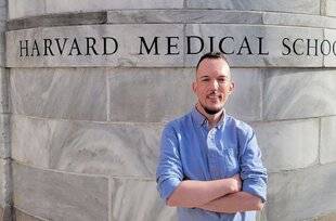 Closer 1069 MATTHIAS LAMBERT : “Chercheur à Harvard, j'ai identifié le gène responsable de ma myopathie rare”