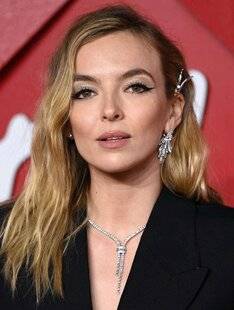 Closer 1070 LE BEAUTY LOOK de Jodie Comer