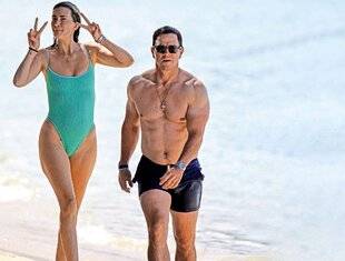 Closer 1073 Le “Pecs Noël” et sa naïade