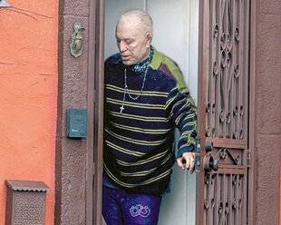 Closer 1074 RUINÉ, il a été expulsé de chez lui…