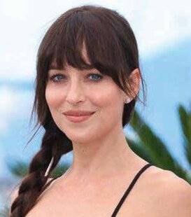 Closer 1074 DAKOTA JOHNSON ET ROLE MODEL