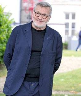 Closer 1074 Il serait devenu grand-père