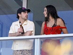 Closer 1075 Les yeux dans les yeux