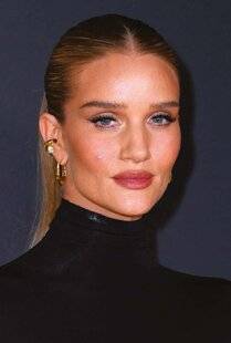 Closer 1075 LE BEAUTY LOOK de Rosie Huntington-Whiteley