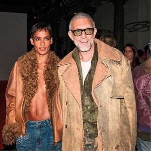 Closer 1077 Le style dans la peau