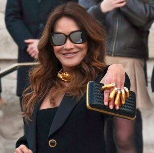 Closer 1077 Toutes “griffes” dehors