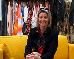 Closer 1077 MÉLANIE “Menacée par un corbeau qui a incendié mon commerce, j'ai tout perdu”