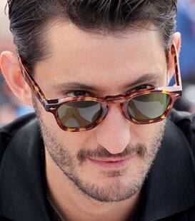 Closer 1078 LE MOUCHOIR USAGÉ DE PIERRE NINEY VENDU 100 000 EUROS !