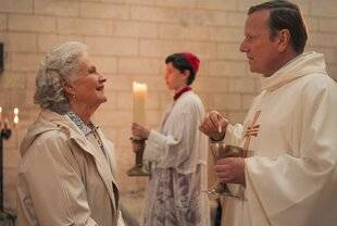 Closer 1079 Le chemin de croix d'une mère, poussée dans ses retranchements par son fils, prêtre pédophile