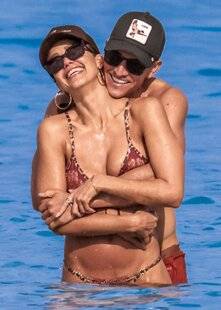 Closer 1080 ELLE FÊTE SON DIVORCE avec son nouveau mec !